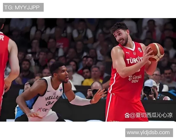 杭州篮球队在欧锦赛中的灵活性表现分析与战术探讨
