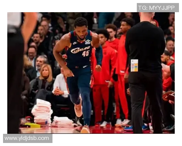 猛龙与骑士精彩对决直播录像回顾全场亮点与精彩瞬间分析