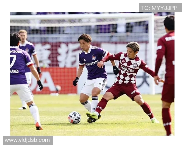 町田队与浦和红砖的激烈对决展现足球魅力与团队精神的精彩瞬间