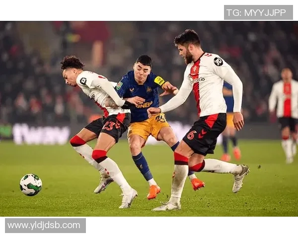 阿尔克马尔与阿斯坦纳的较量揭示足球战术与实力的较量