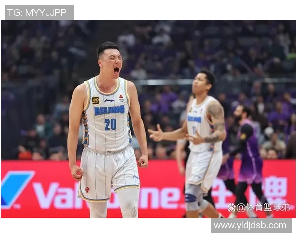 翟晓川的篮球之路:从青涩少年到职业赛场的闪耀明星 翟晓川的篮球之路:从青涩少年到职业赛场的闪耀明星