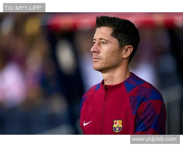 莱万欧冠表现惊艳10场打入12球射手榜领跑金靴在望