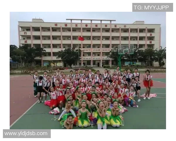 霍伊伦的传奇人生与艺术成就探索：从初学者到国际舞台的璀璨之路