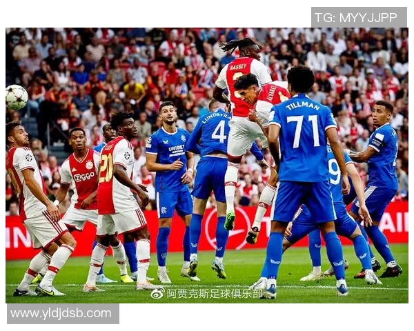 阿贾克斯主场迎战多德力争胜利展现球队实力与韧性